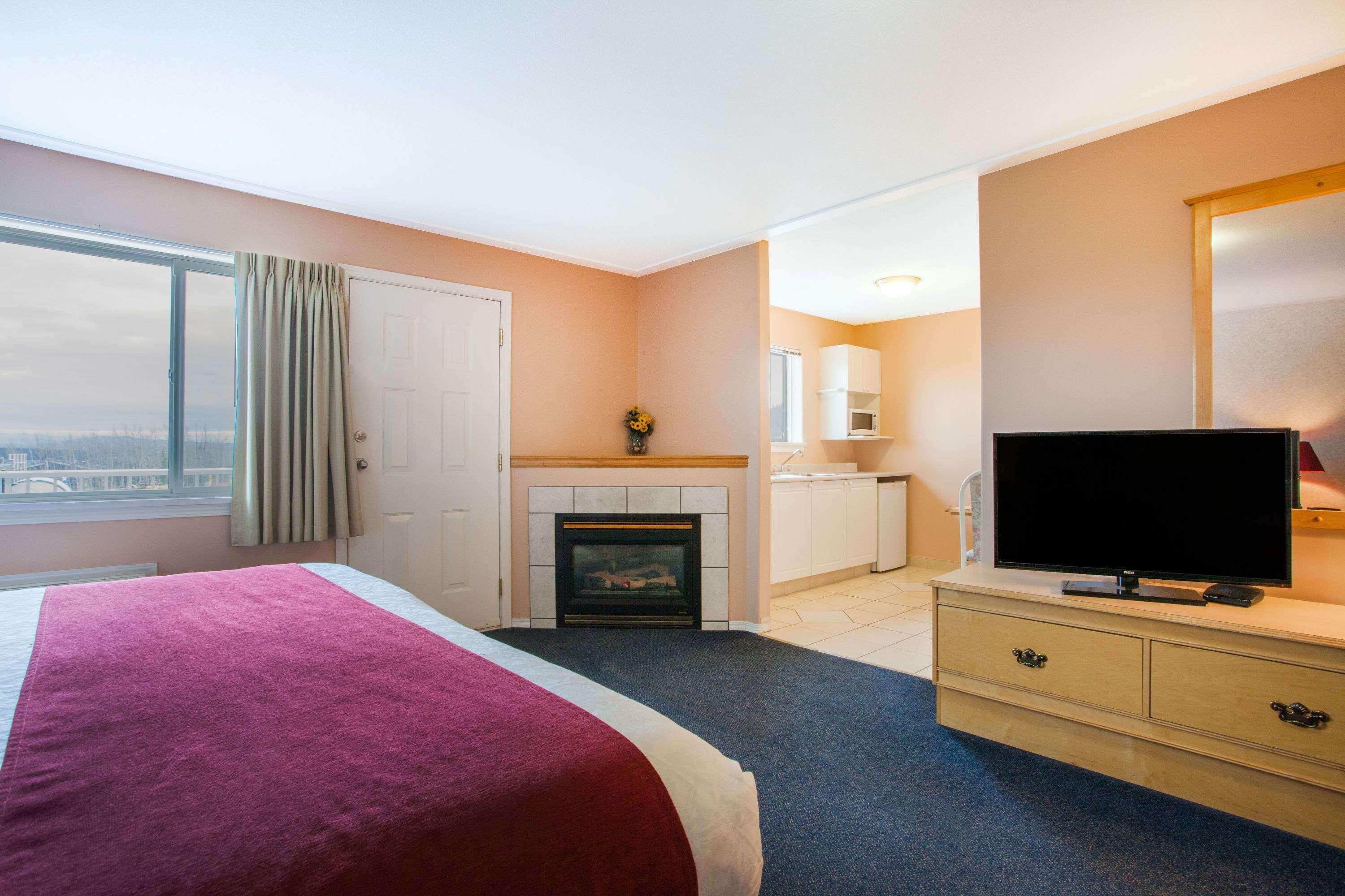 Hotel Ramada Limited 100 Mile House Exterior foto