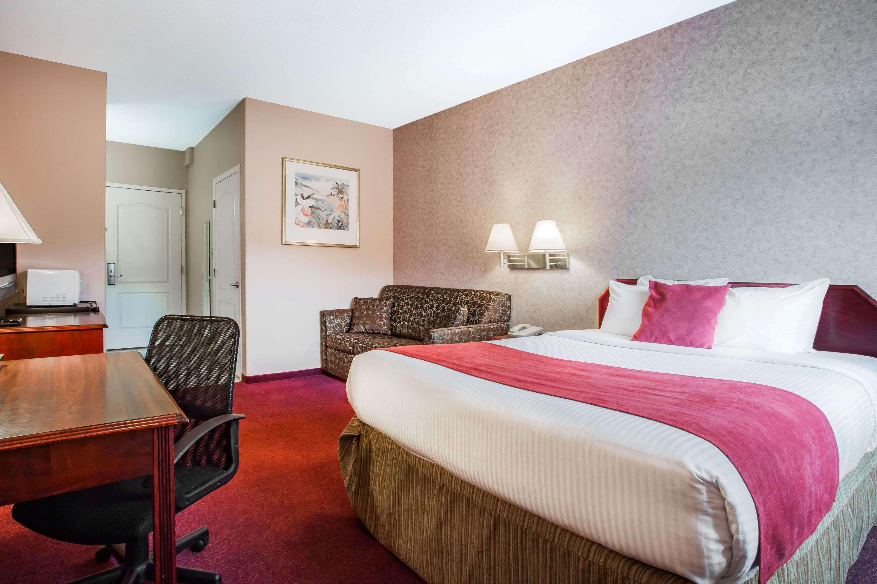 Hotel Ramada Limited 100 Mile House Exterior foto